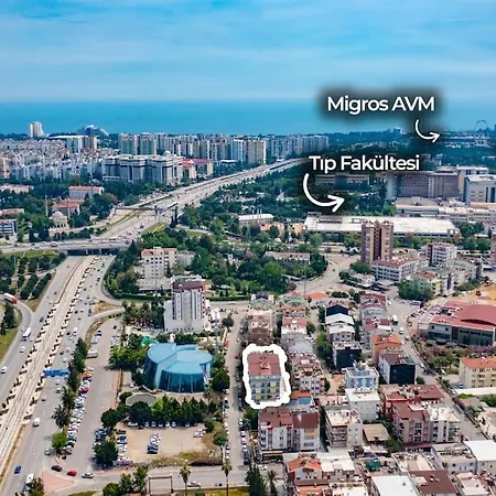 Spacious Flat Close To Erasta'8'