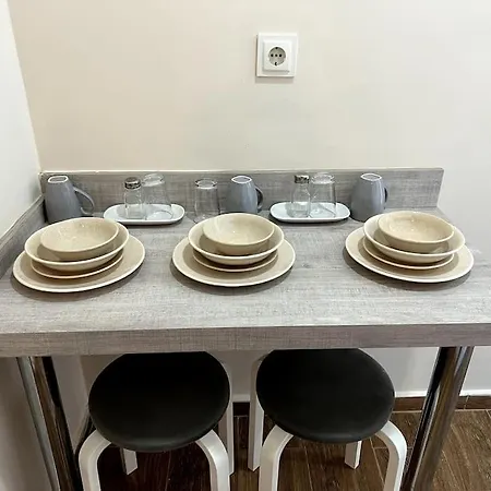 아파트 Spacious Flat Close To Erasta'8' *