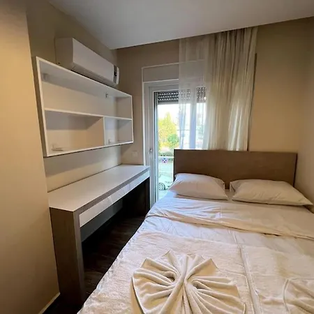 Apartament Spacious Flat Close To Erasta'8'